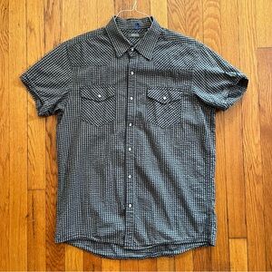 Men’s M Kenneth Cole Reaction Short Sleeve Snap Shirt - black / grey